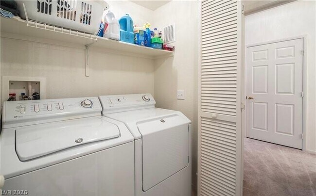 Building Photo - 10245 S Maryland Pkwy