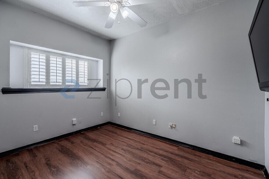 Building Photo - 7934 Round Rock Dr