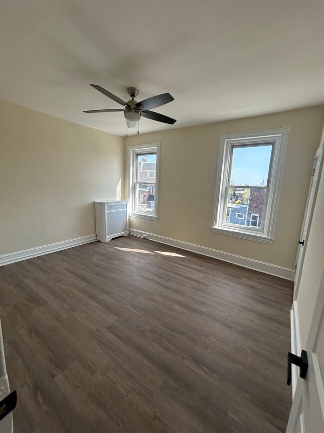 Building Photo - 423 Righter St