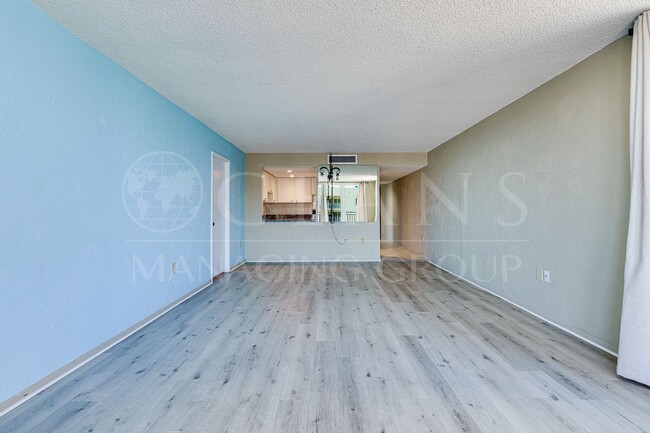 Building Photo - Oceanfront 2BR/2BA High-Rise Condo – Dayto...
