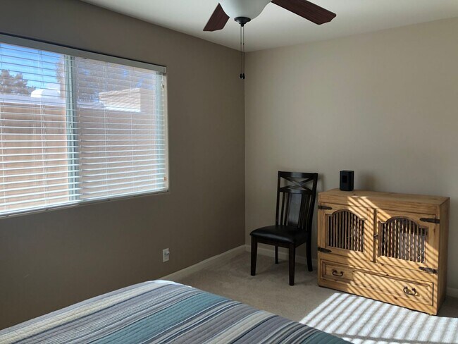 Building Photo - Welcome to this charming 2-bedroom, 2-bathroom house located in Leisure World a 45+ Active Adult ...