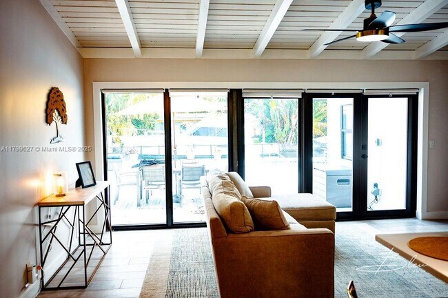 Building Photo - 2506 Bimini Ln