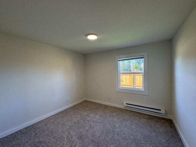 Building Photo - Central Tacoma 3-bedroom Rambler!