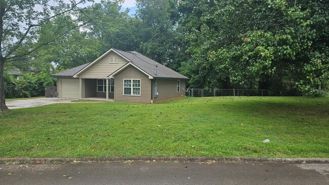 Building Photo - 7225 Periwinkle Rd