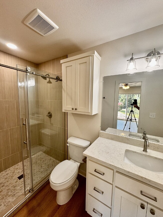 Building Photo - 14911 Dutchmans Dr
