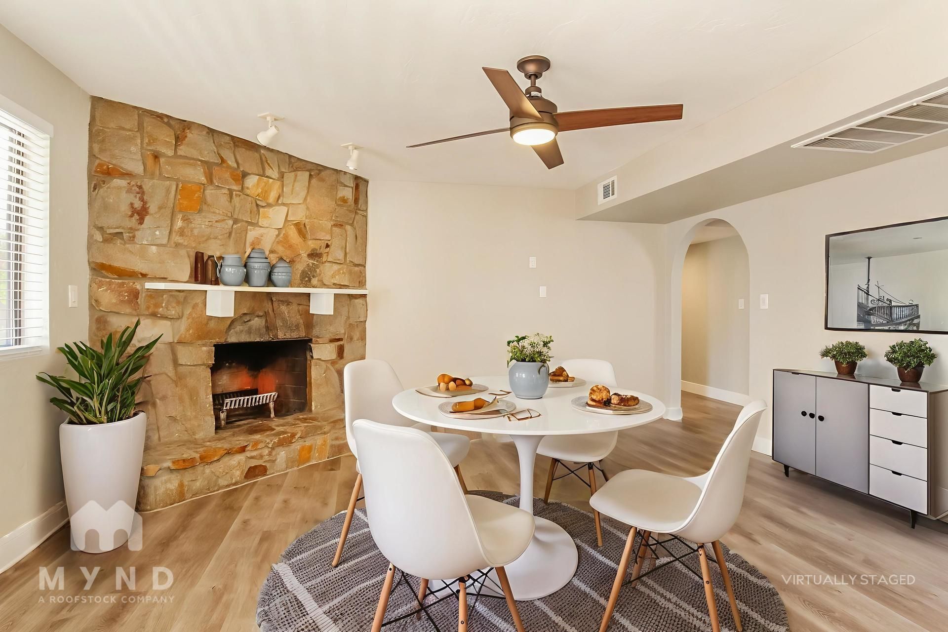 Building Photo - 7043 E Hearn Rd