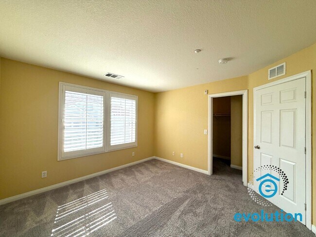 Building Photo - 810 Harbor Cliff Way