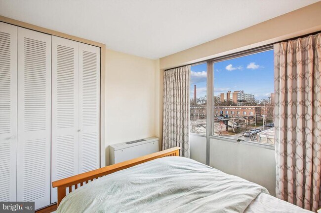 Building Photo - 1311 Delaware Ave SW