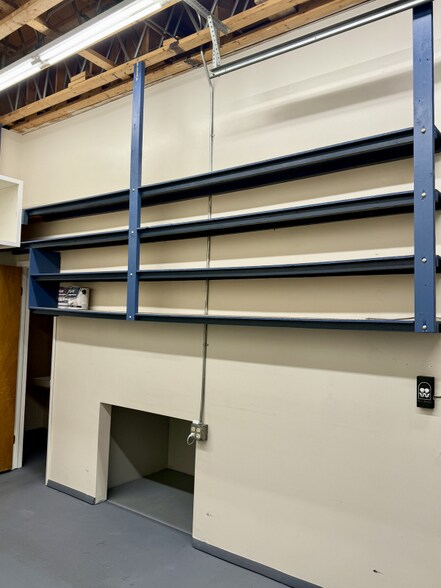 Building Photo - 733 Costilla St