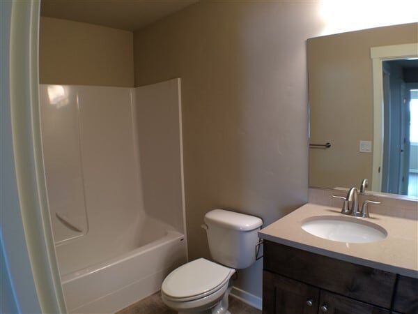 Building Photo - 3 Bedroom / 2.5 Bathroom Townhouse in McCa...