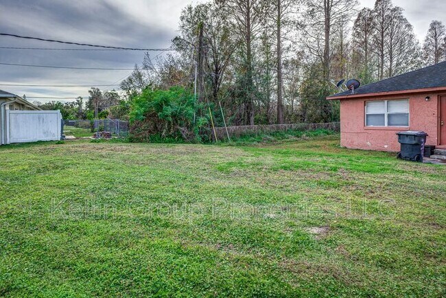 Building Photo - 860 Fox Lake Dr