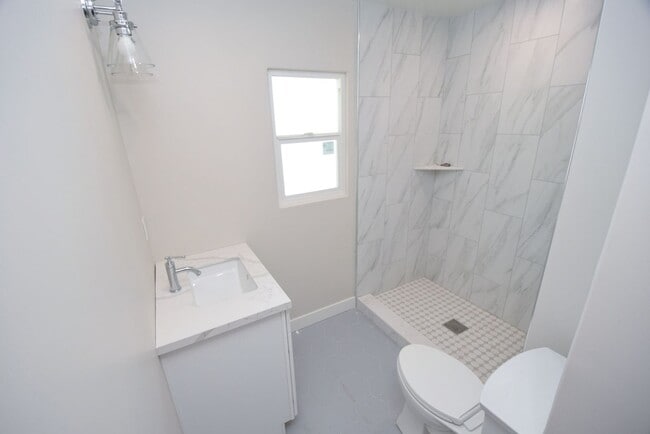 Building Photo - 522 N. 12TH ST.