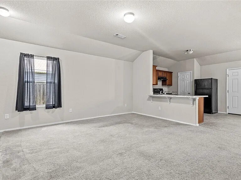 Living room - 5018 W Claxton Cir