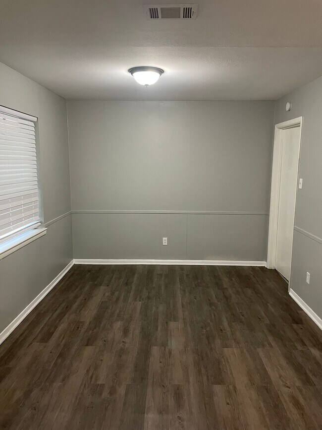 Building Photo - 6172 Whitman Ave