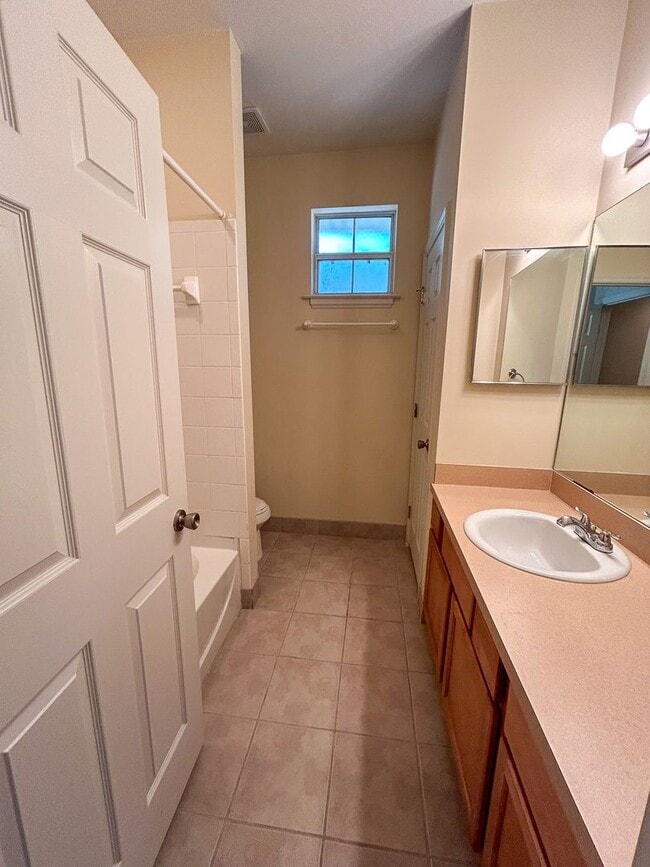 Building Photo - Garland #861