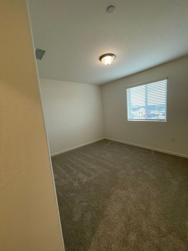 Building Photo - Spacious Modern Family Home in Prime Fresno Location!