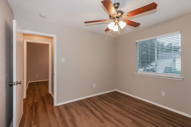 Building Photo - 8903 Westplace Dr