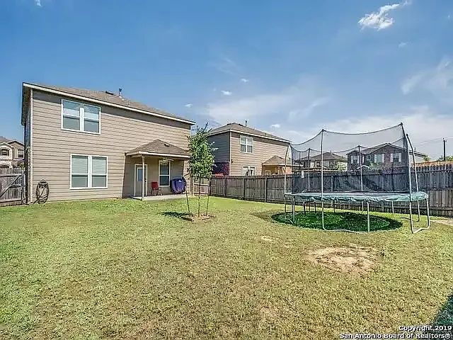 Building Photo - "Spacious 4-Bedroom Oasis with 3 Full Bath...