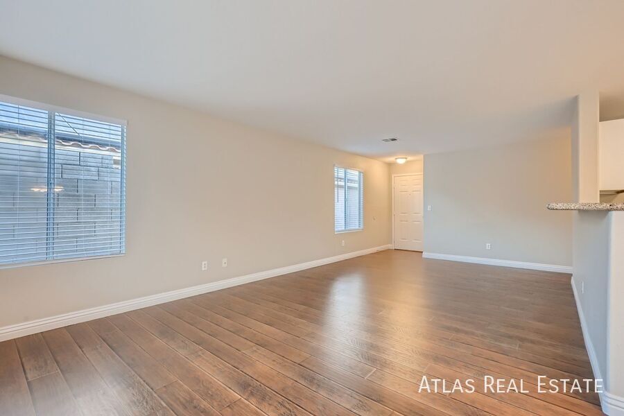 Building Photo - 5531 Los Lobos St