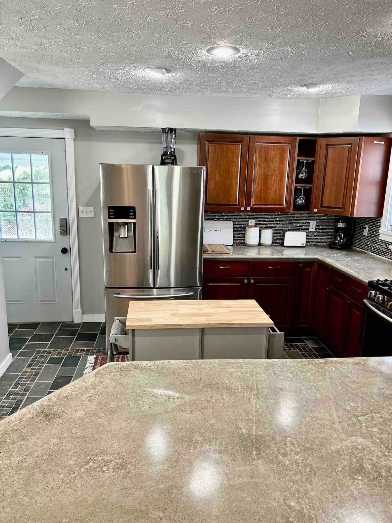 Building Photo - 6765 Riverview Dr