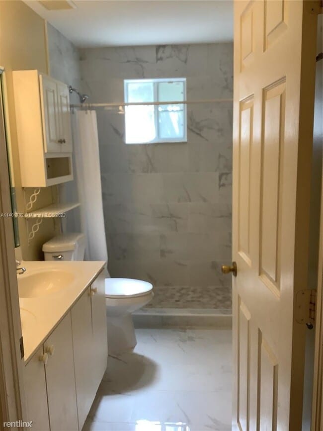 Building Photo - 3 br, 2.5 bath Townhome - 7661 S Southwood...