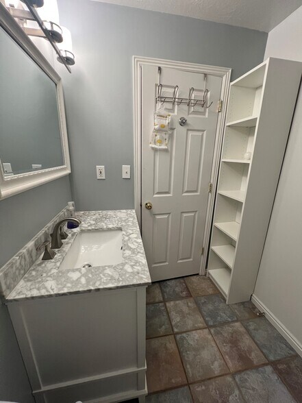 Building Photo - 4368 W Welby Hills Dr