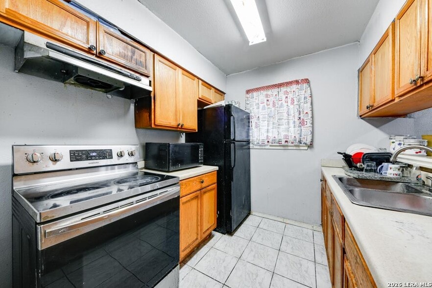 Building Photo - 5139 Grovehill St