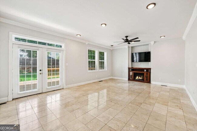 Building Photo - 1578 Lincoln Ave SE