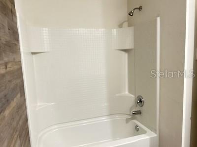 Building Photo - 4965 NE 14th Pl