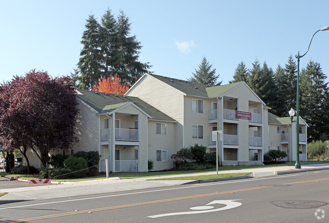 Primary Photo - Ashwood Downs Apartments