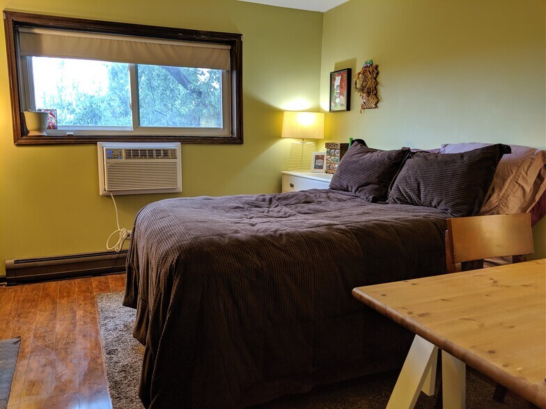 Guest Bedroom - 7320 Dixon St