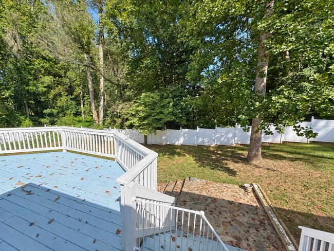 Building Photo - 2040 Webster Grove Dr
