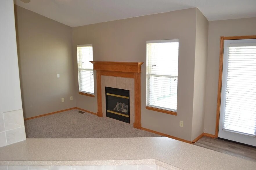 Building Photo - 6022 E Ironhorse Cir