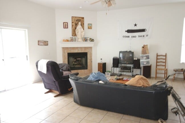 Building Photo - 5406 Martin Ave