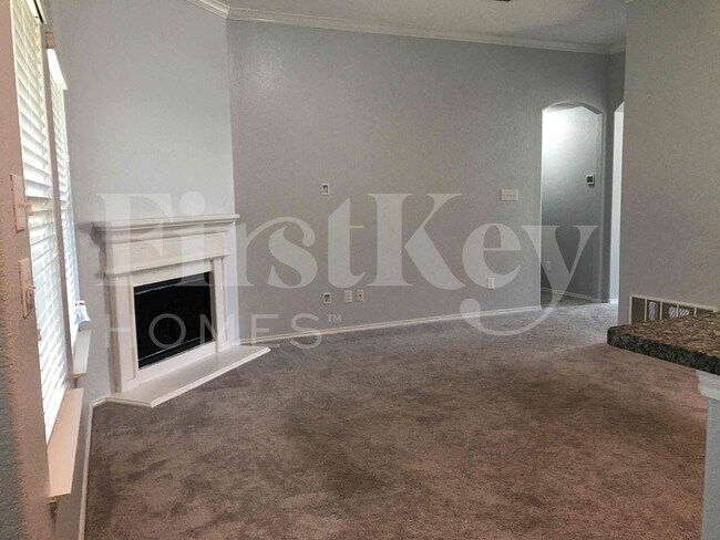 Building Photo - 264 Callaghan Dr