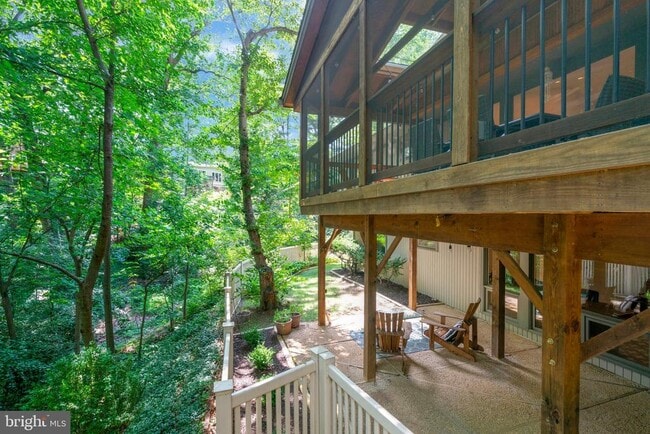 Building Photo - 1715 Hollinwood Dr