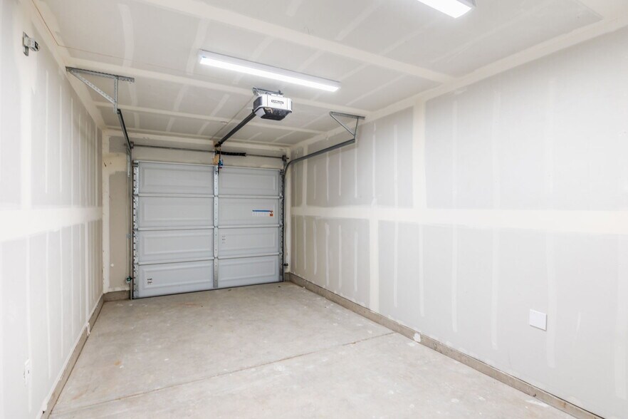 Building Photo - 2409 Cava Ct