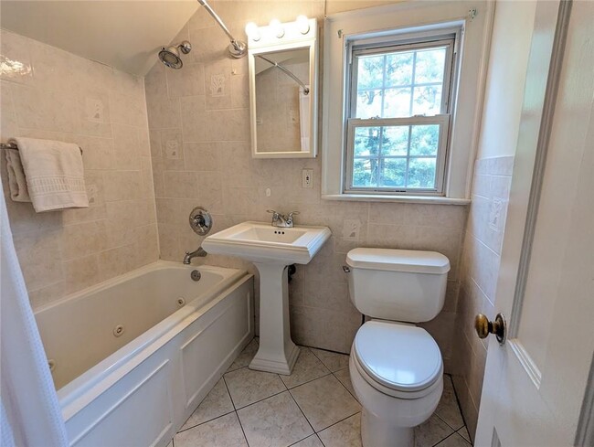Building Photo - 331-327 NY-100