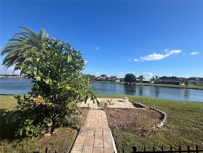 Building Photo - 470 Strasburg Dr