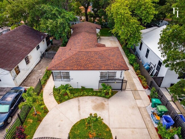 Building Photo - 3228 NW 11th Ave
