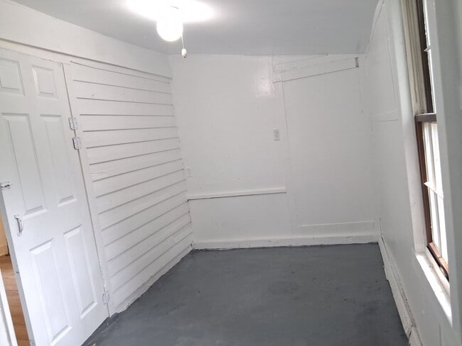 Building Photo - 213 Cohansey St