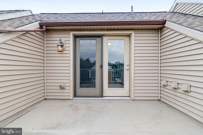 Building Photo - 3697 Ambrose Hills Rd