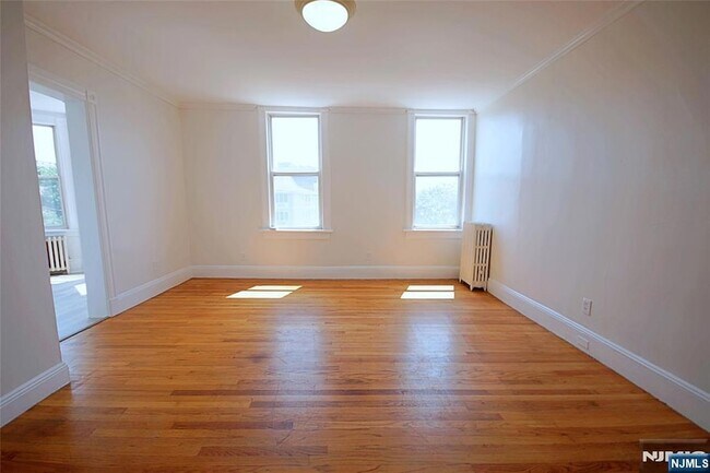 Building Photo - 154 Undercliff Ave