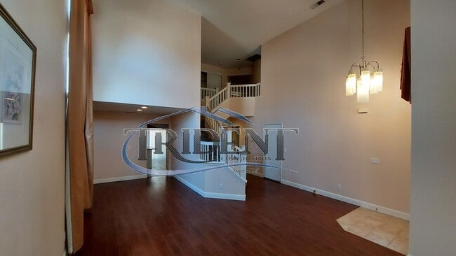 Building Photo - This is a large 4 bedroom, 3 bath SOLAR house with a bonus room upstairs