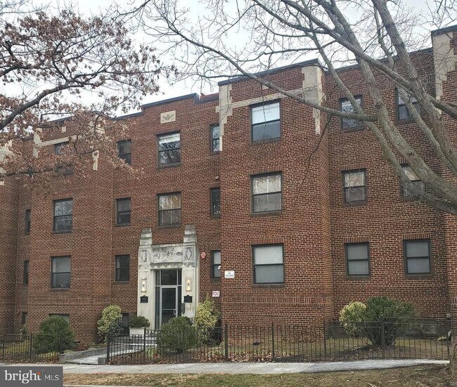 Building Photo - 5611 5th St NW