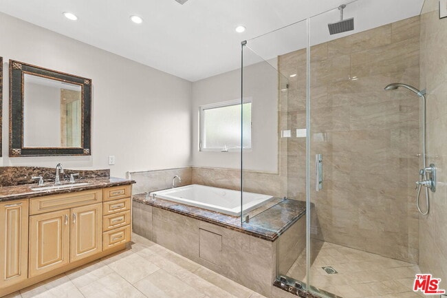 Building Photo - 5027 Ledge Ave