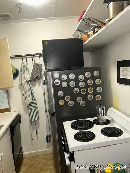 Building Photo - 384 Commonwealth Avenue