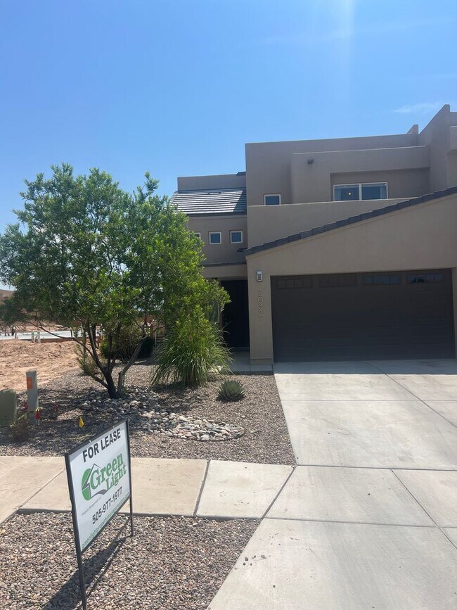 Building Photo - Mountain View, Two Car Garage 3bd/3ba Avai...