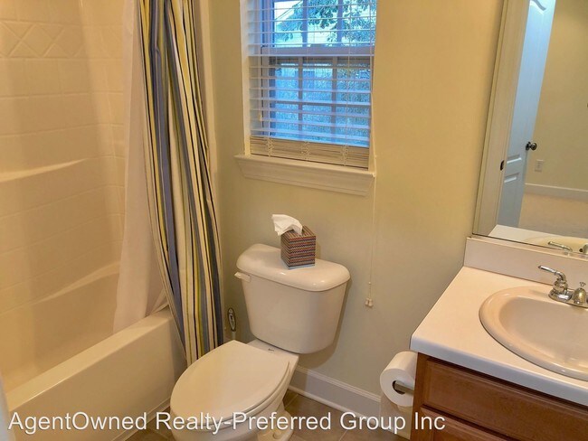 Building Photo - 3 br, 2.5 bath House - 2932 Sugarberry Ln