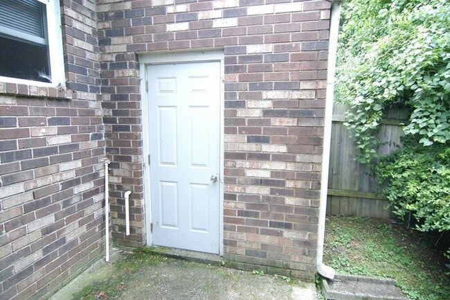 Building Photo - 2 Bedroom Inglewood Duplex!